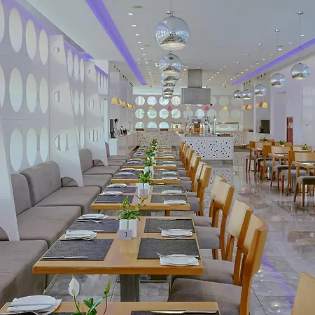 River Rock Hotel 3*