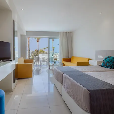 Hotel River Rock 3*