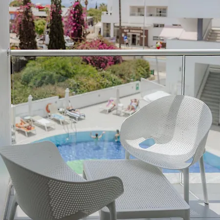 Hotel River Rock 3*
