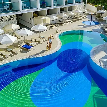 River Rock Szálloda 3*