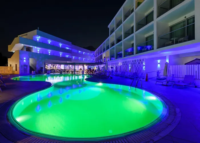 River Rock Hotell 3*