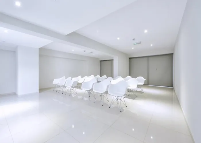 Отель River Rock Айя-Напа