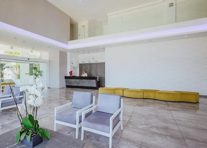 Отель River Rock Айя-Напа